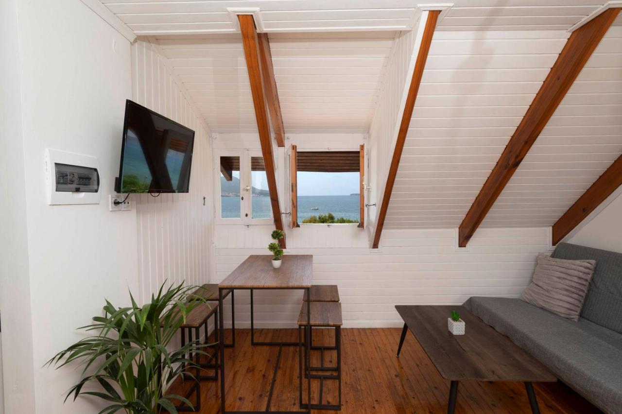 Ferienwohnung Giorgos House Attic Gialova Exterior foto