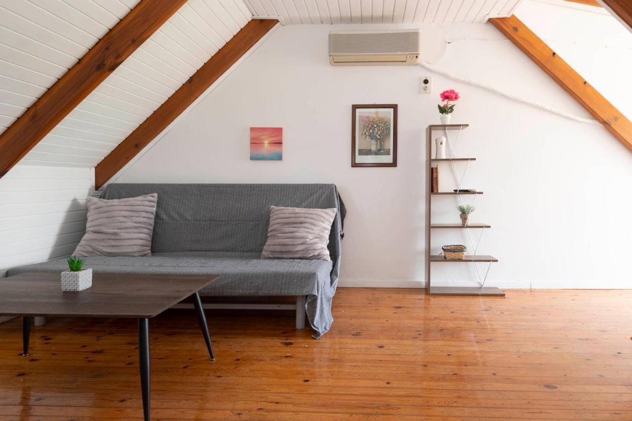 Ferienwohnung Giorgos House Attic Gialova Exterior foto